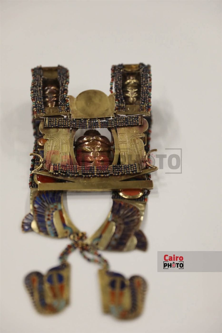 قلادة ذهبية للملك توت عنخ آمون