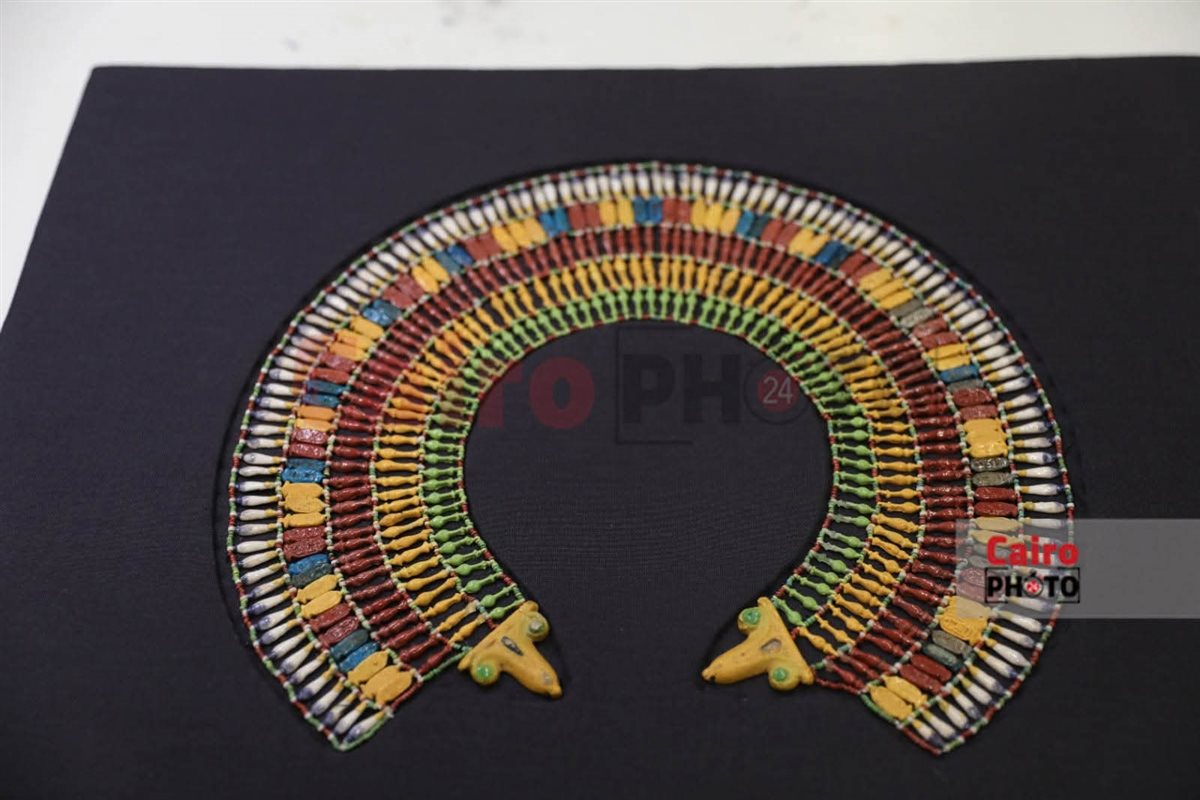 قلادة ذهبية للملك توت عنخ آمون