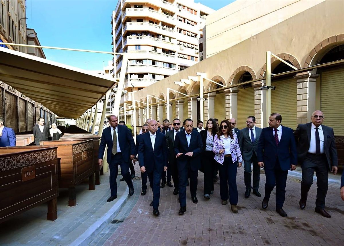 بعد تطويره.. القاهرة تبدأ أعمال تسكين الباعة في سوق العتبة