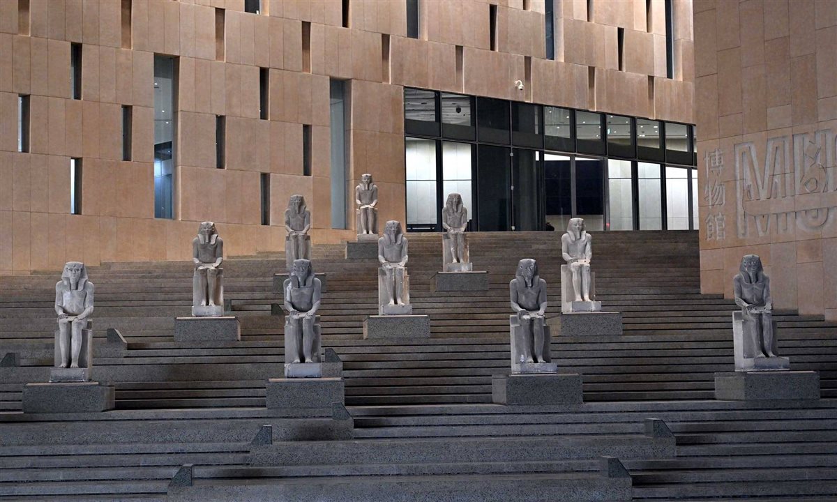 موضوع تعبير عن المتحف المصري الكبير بالعناصر