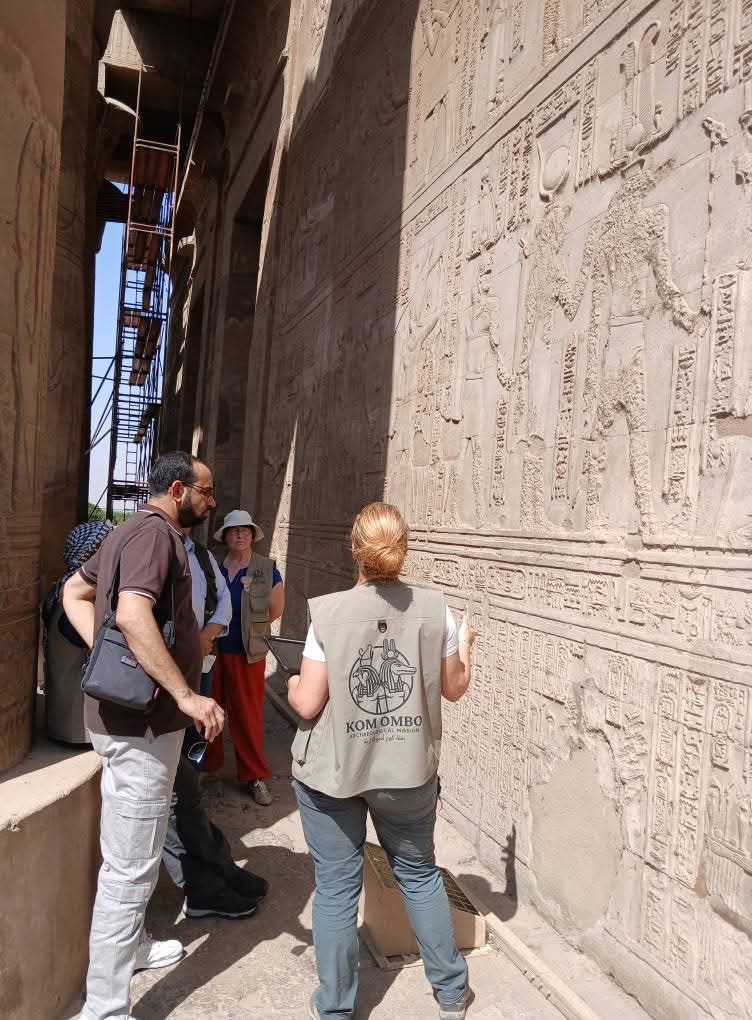 مدير عام آثار أسوان يتفقد معبد كوم أمبو