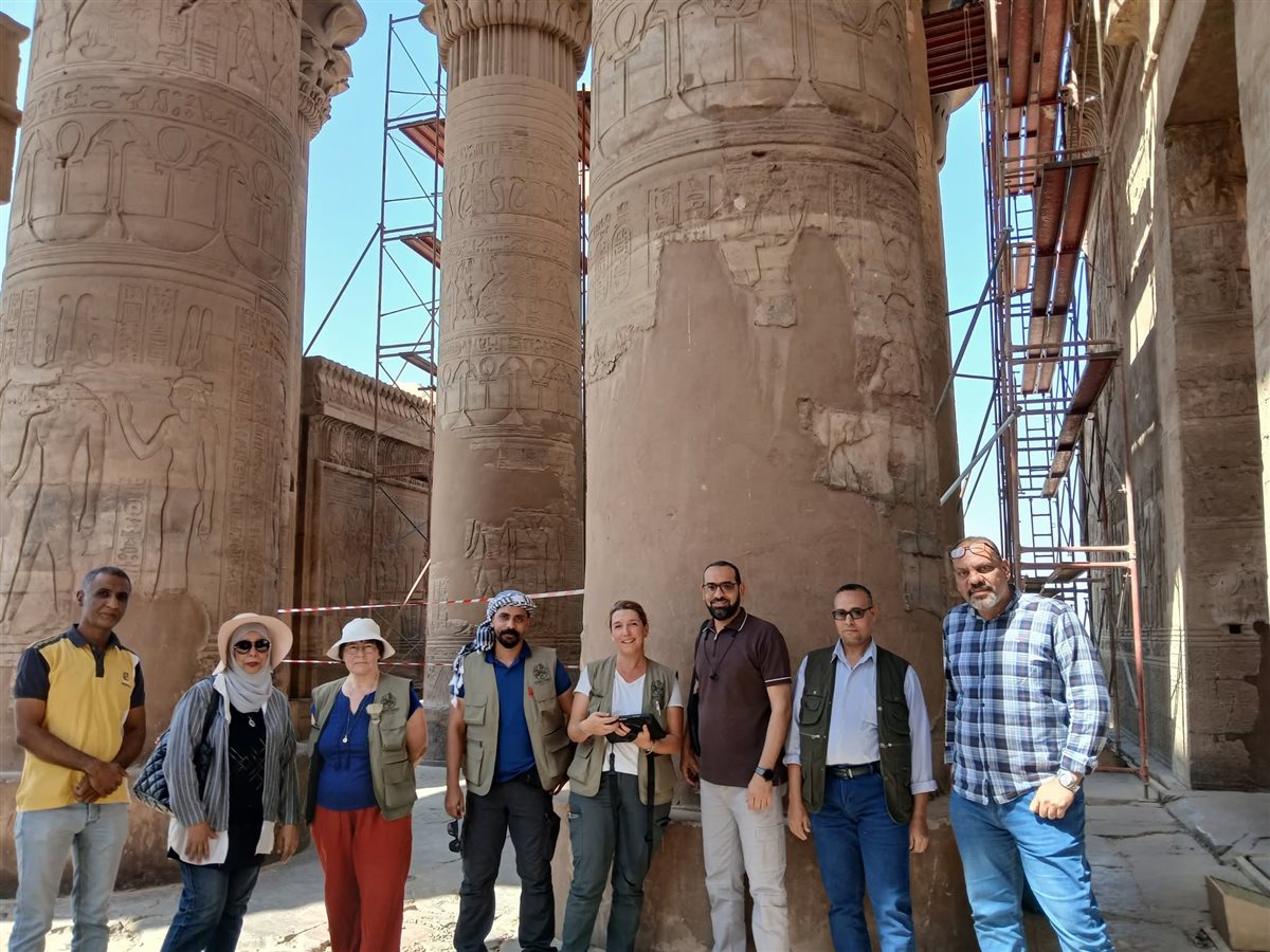 مدير عام آثار أسوان يتفقد معبد كوم أمبو 