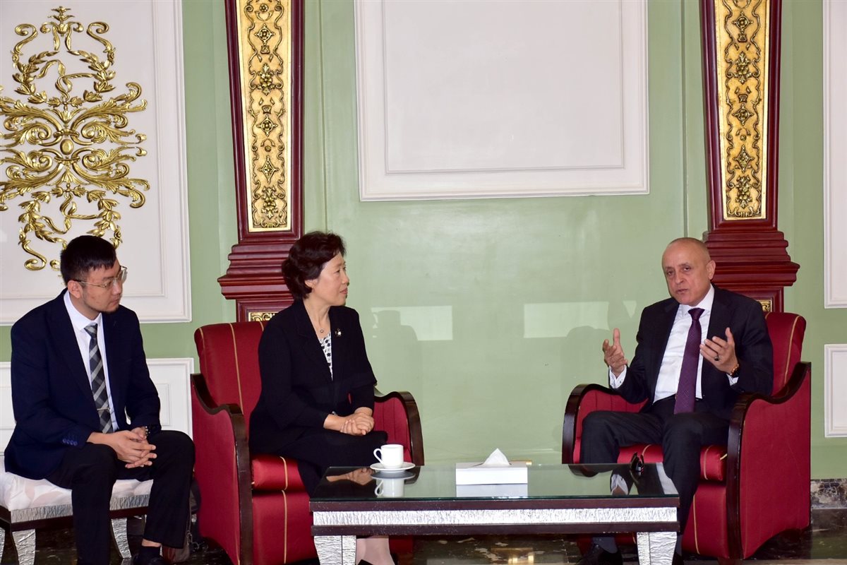 محافظ الأقصر والوفد الصيني&nbsp;