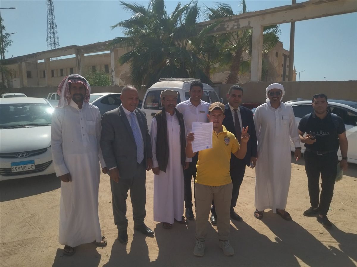 مديرية العمل تسلم 15 عقد عمل لذوي الهمم بجنوب سيناء 