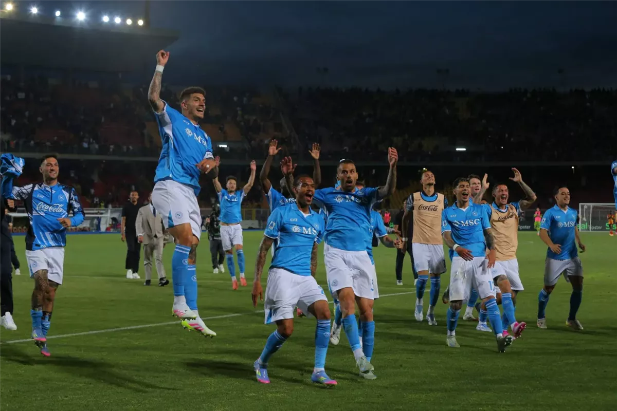 القنوات الناقلة لمشاهدة بث مباشر مباراة نابولي وليتشي اليوم في الدوري الإيطالي