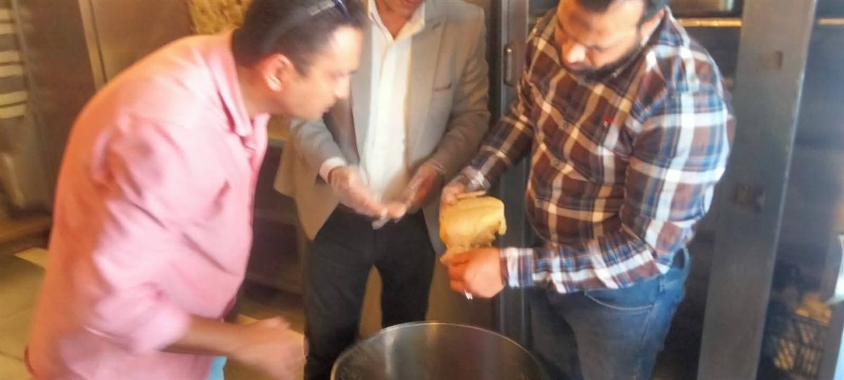  ضبط 99 كيلو دجاج فاسد داخل مطعم شهير بمطروح