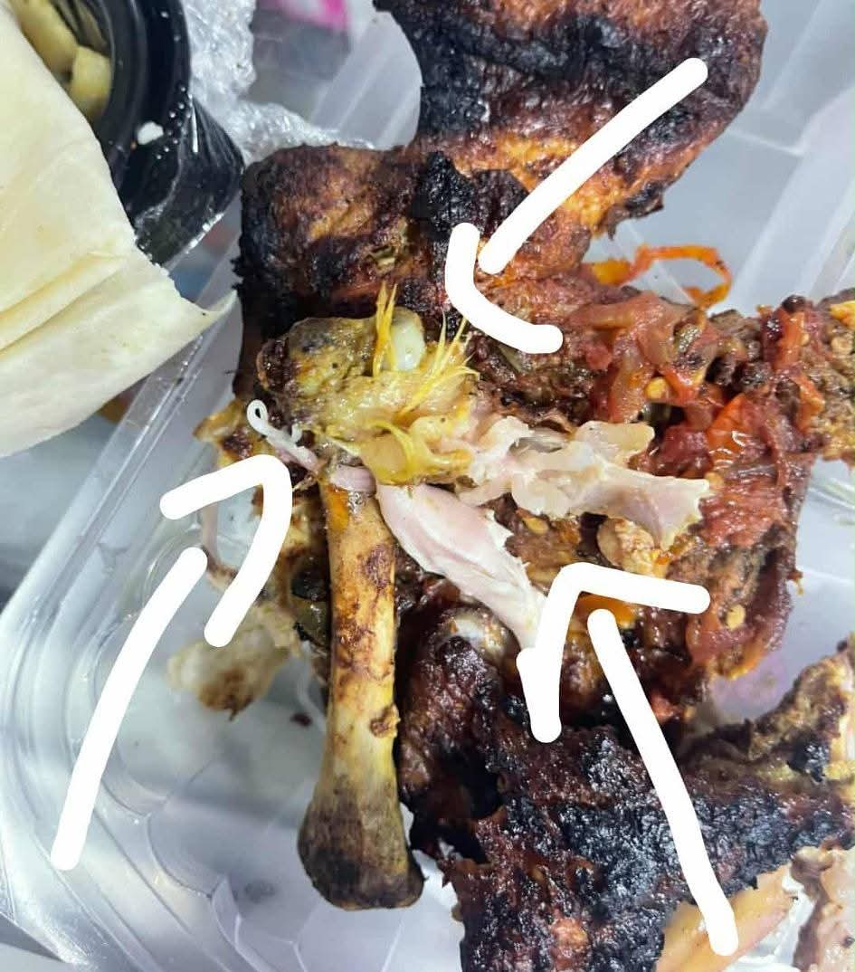  ضبط 99 كيلو دجاج فاسد داخل مطعم شهير بمطروح