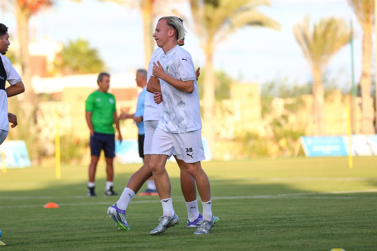 مران الفريق الأول لكرة القدم بالنادي المصري