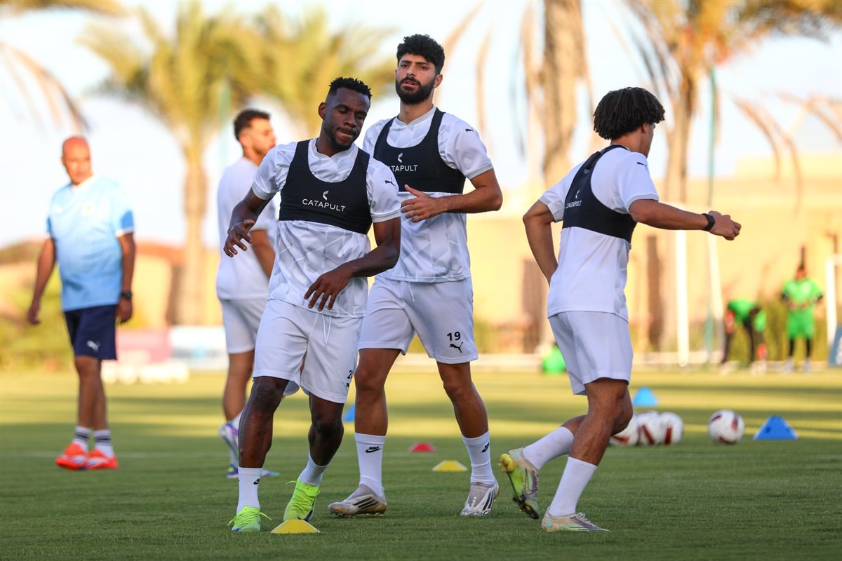 مران الفريق الأول لكرة القدم بالنادي المصري