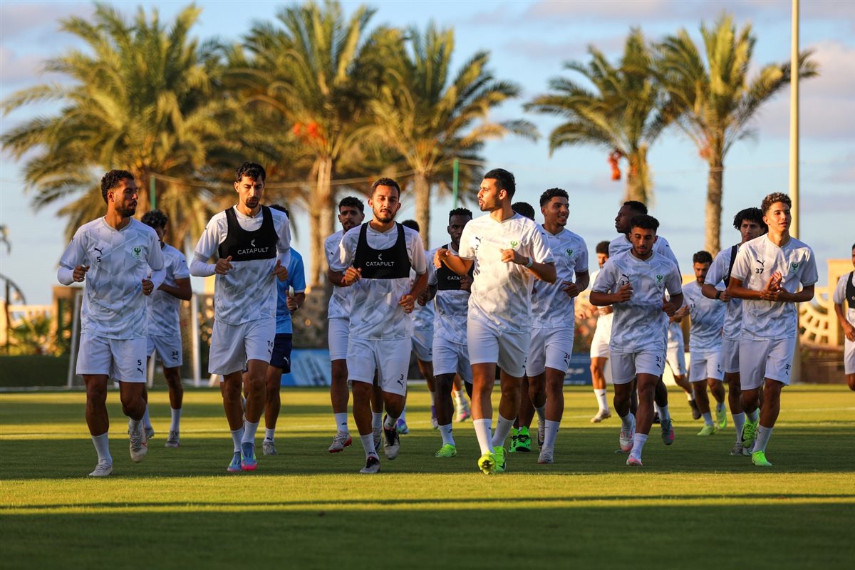 مران الفريق الأول لكرة القدم بالنادي المصري