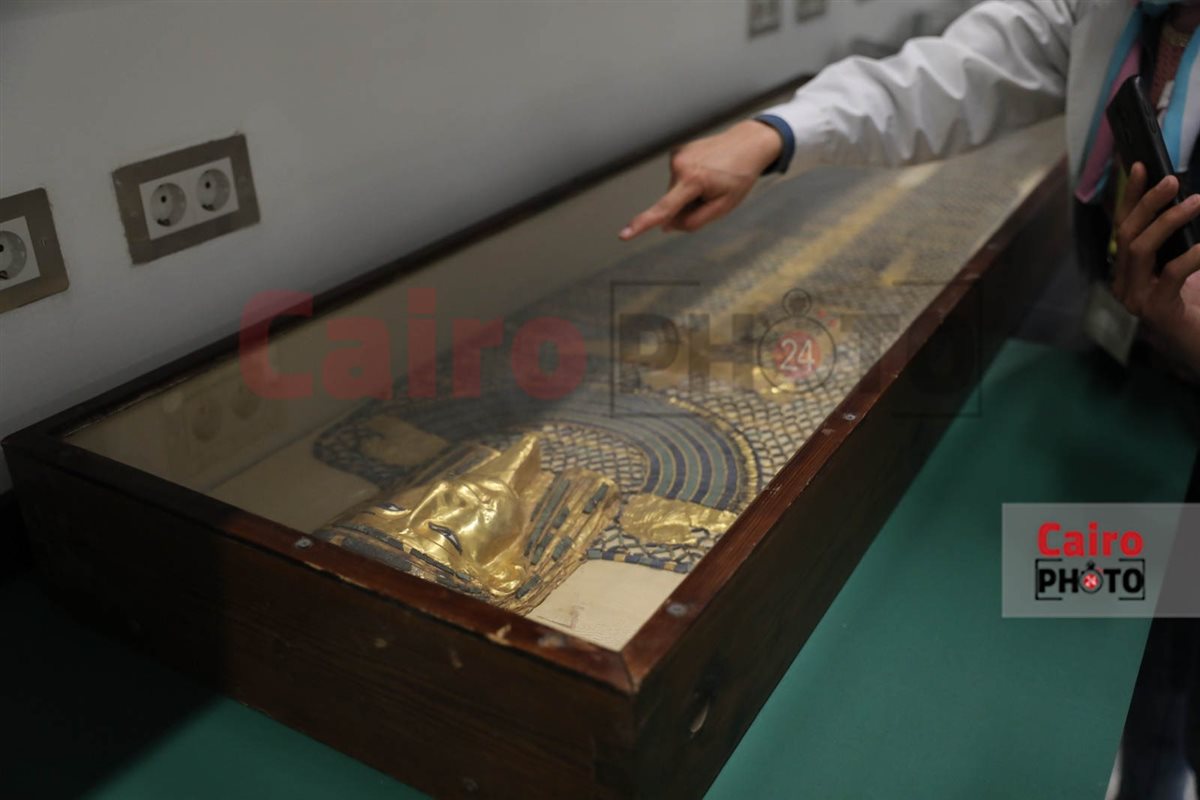 <strong>غطاء ذهبي لحاكم قديم </strong>