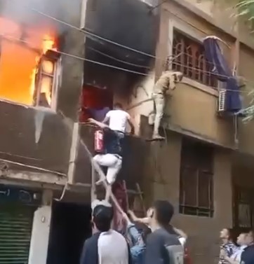 إنقاذ مسن من حريق في دار السلام