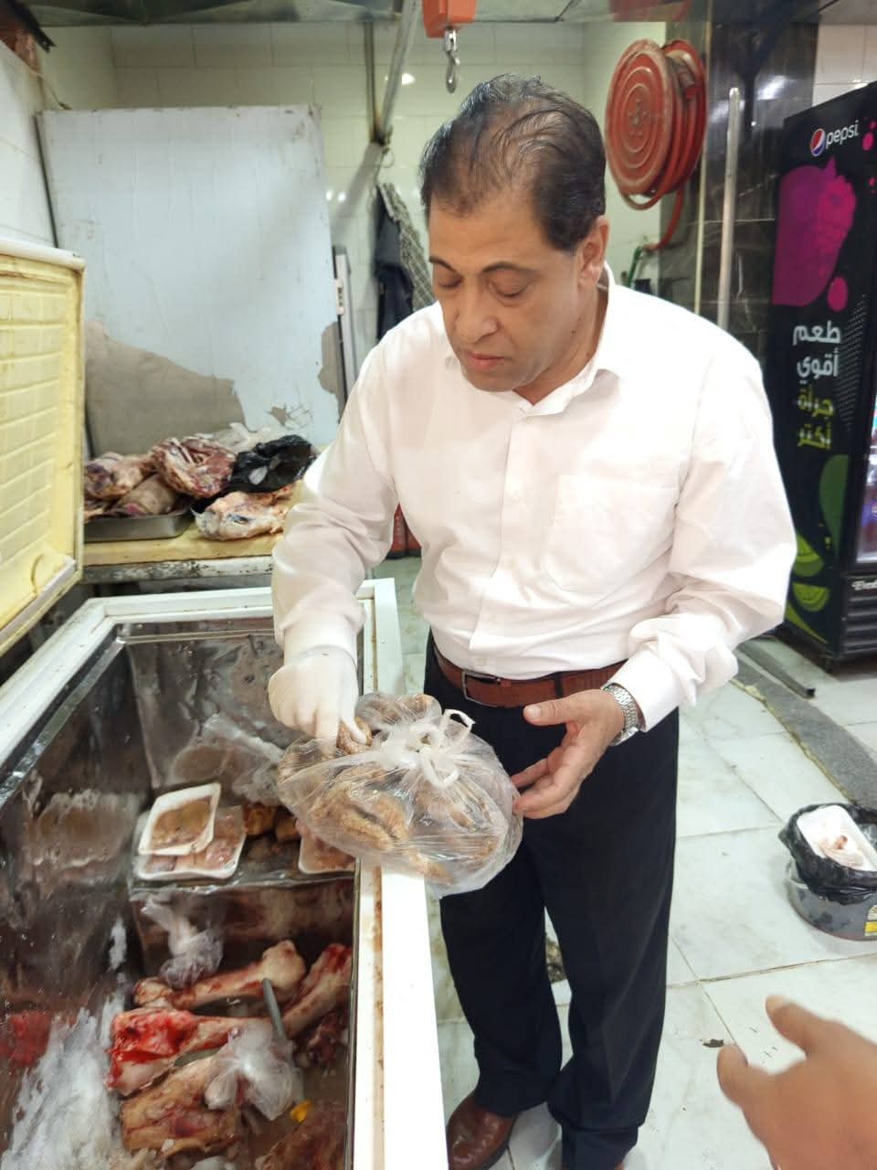 ضبط 43 كيلو لحومًا فاسدة في حملة مشتركة لمديرية الطب البيطري ومباحث التموين بالأقصر