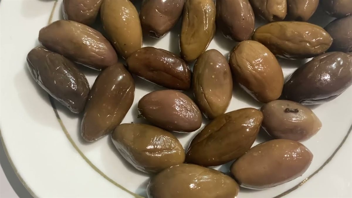 طريقة تخليل الزيتون