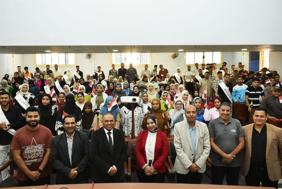 جانب من الندوة 