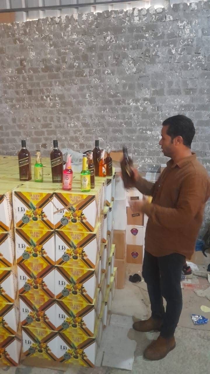 ضبط مصنع لتصنيع الخمور والمواد الكحولية بمنطقة طناش بحي الوراق في الجيزة 