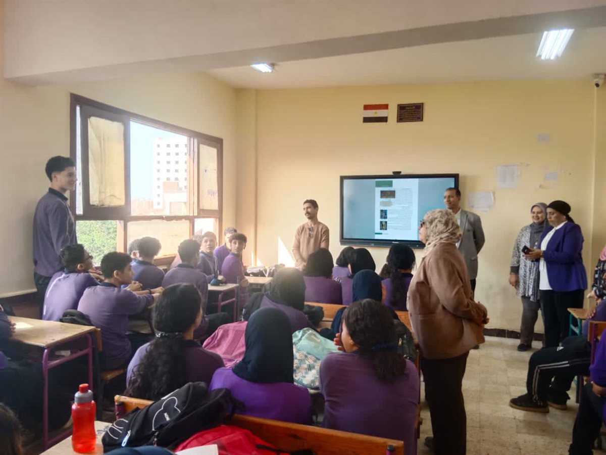 جولة ميدانية لمدير عام المدارس الرسمية والمتميزة للغات لمتابعة سير العملية التعليمية 