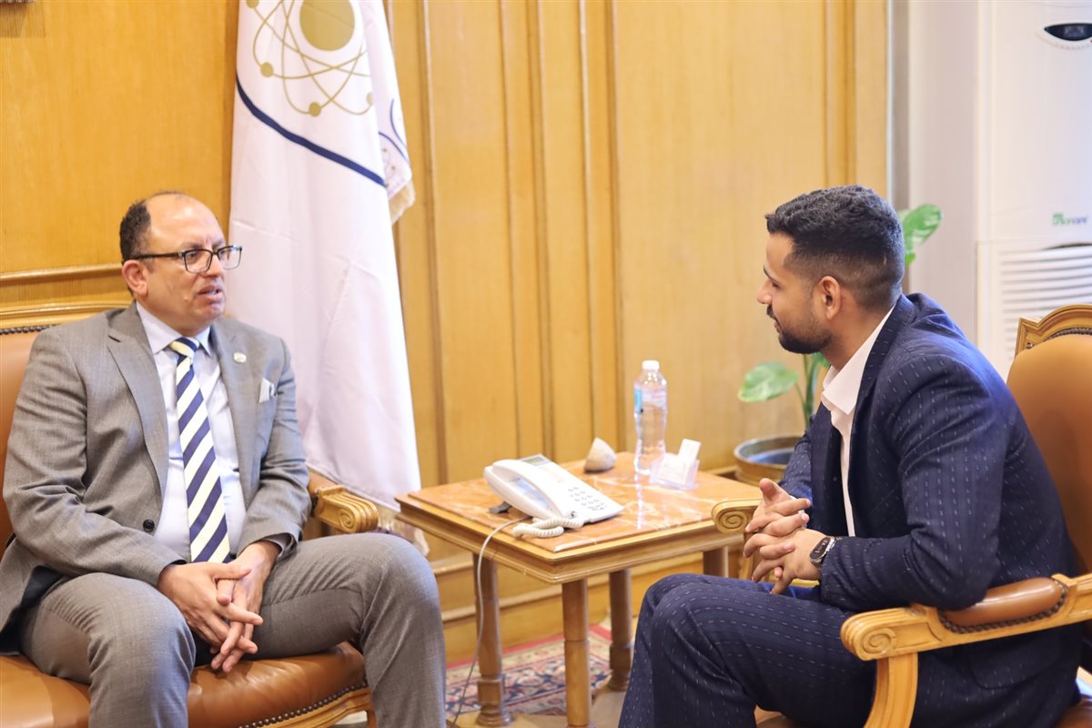 رئيس جامعة حلوان ومحرر القاهرة 24