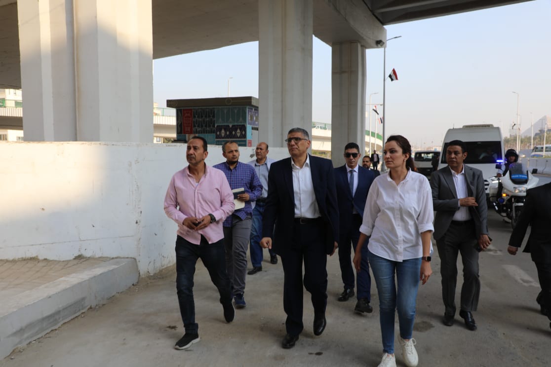 محافظ الجيزة يتابع أعمال التجميل والإنارة بطريق مصر الإسكندرية الصحراوي ومطالع ومنازل الدائري