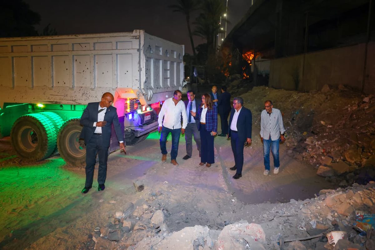 جولة ليلية لوزيرة البيئة لتفقد المنطقة المحيطة بالمتحف المصرى الكبير