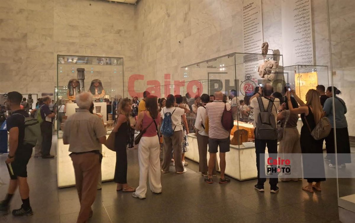 إقبال السائحين على المتحف القومي للحضارة&nbsp;