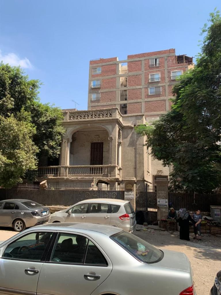 لقطات من قصر أنور وجدي بعد عرضه للبيع