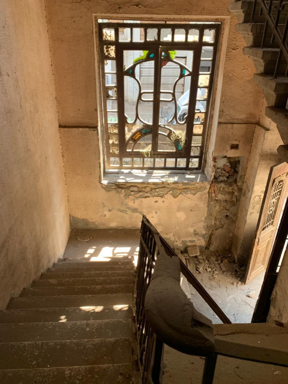 لقطات من قصر أنور وجدي بعد عرضه للبيع