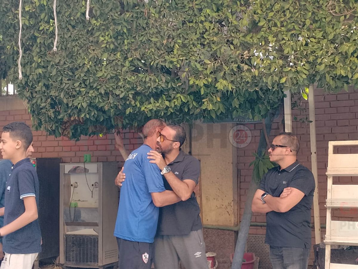<strong>تشييع جثمان والد جمال حمزة نجم الزمالك الزمالك</strong>