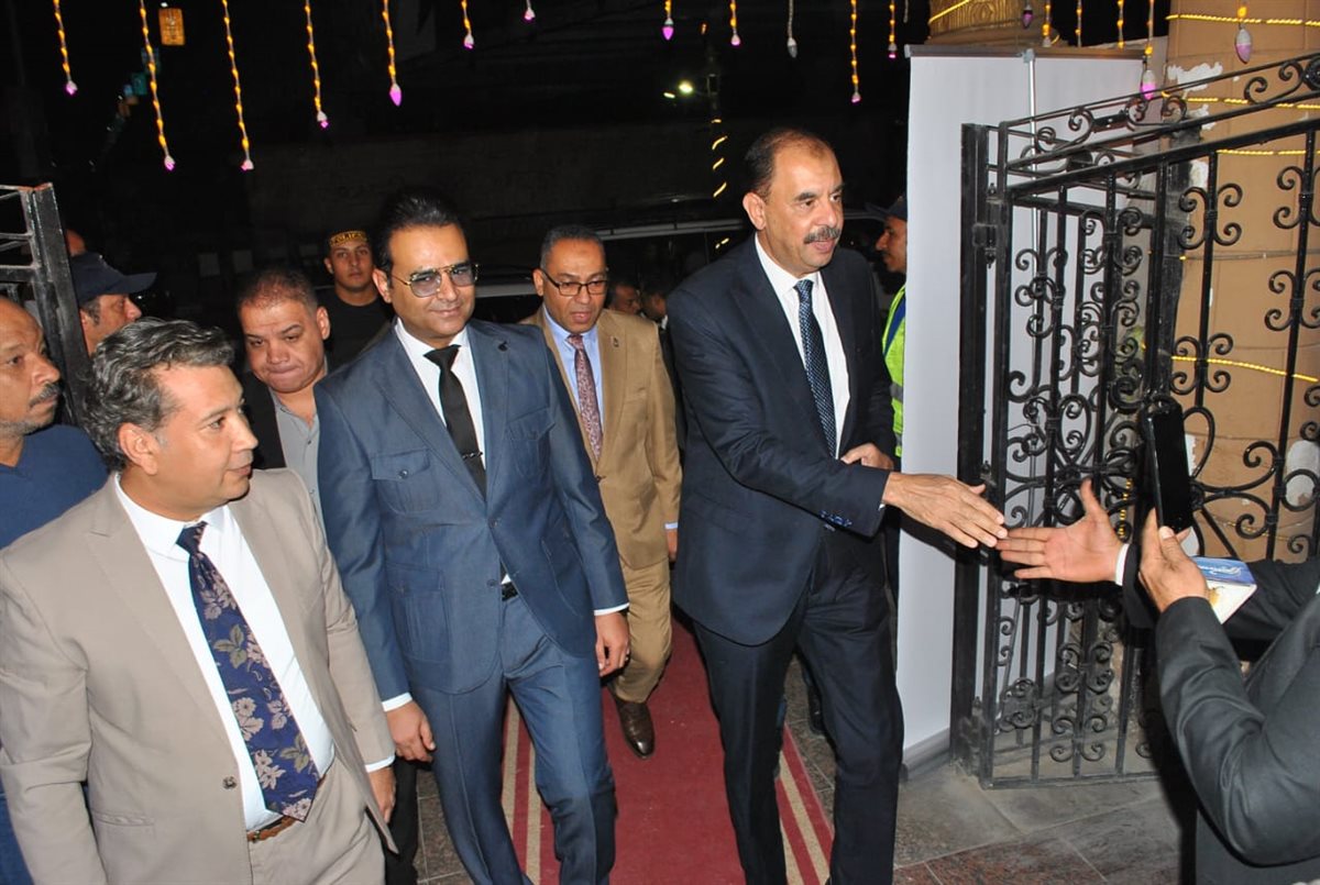 محافظ سوهاج يُكرّم 400 من الكوادر الطبية والإدارية تقديرًا لجهودهم المتميزة 