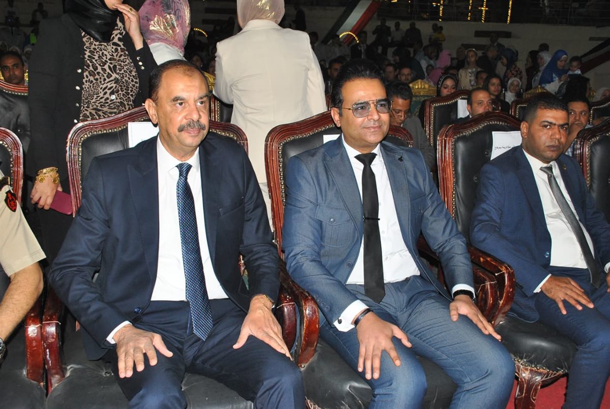 محافظ سوهاج يُكرّم 400 من الكوادر الطبية والإدارية تقديرًا لجهودهم المتميزة 