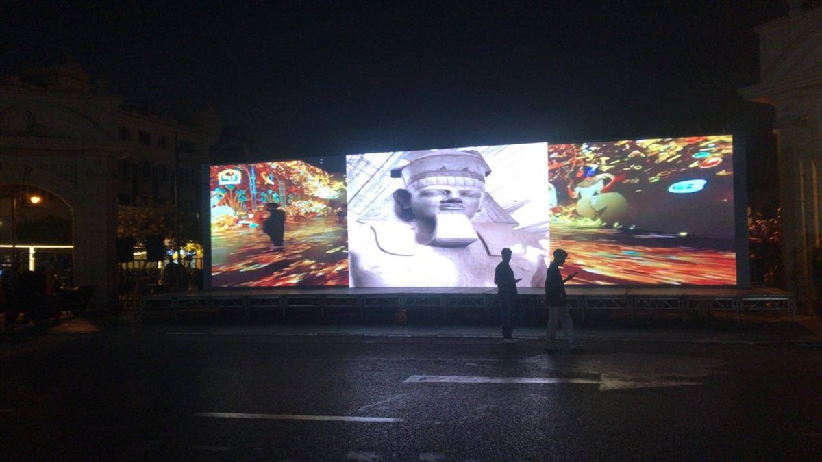 إقامة شاشة عملاقة بالأسمرات لعرض حفل افتتاح المتحف المصري الكبير