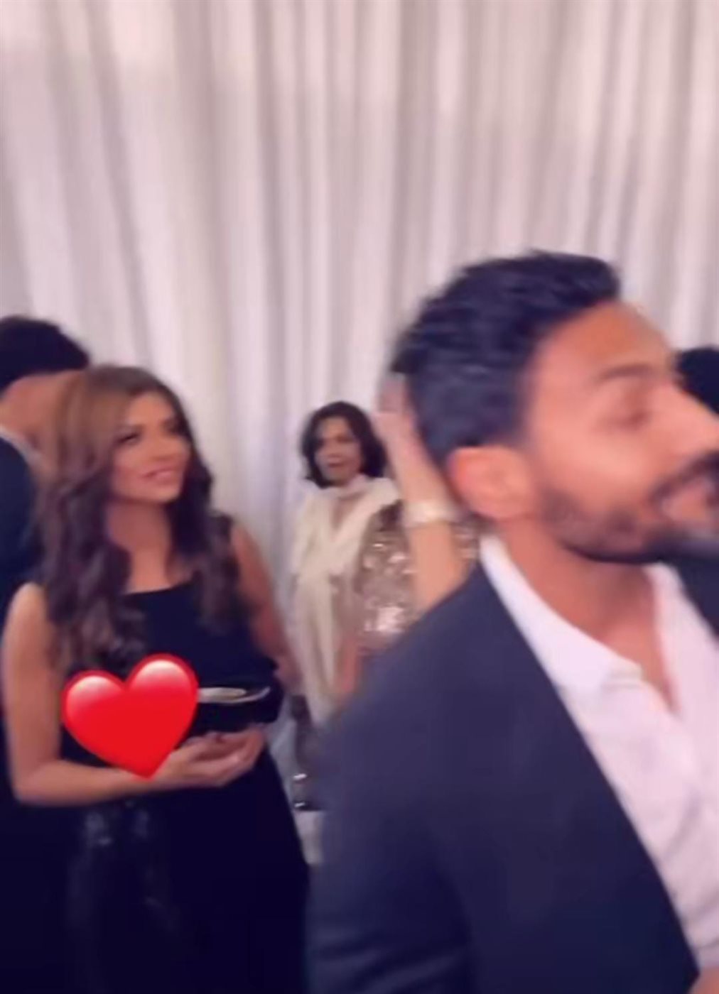 بحضور الكينج محمد منير.. الإعلامية عزة مصطفى تحتفل بـ زفاف ابنتها