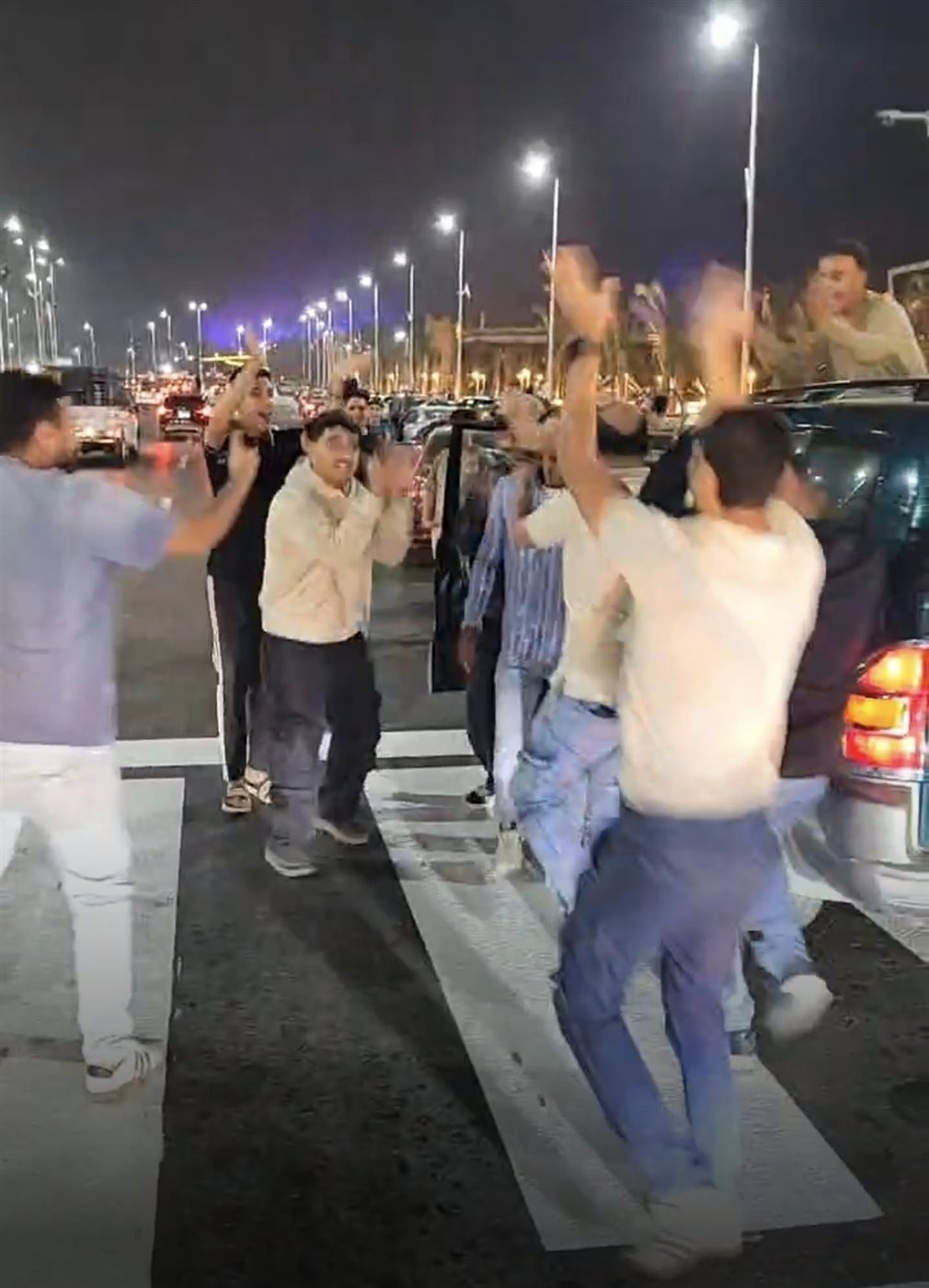  فيديو لـ شباب يغنون ويحتفون بافتتاح لمتحف المصري الكبير يثير إعجاب السوشيال ميديا