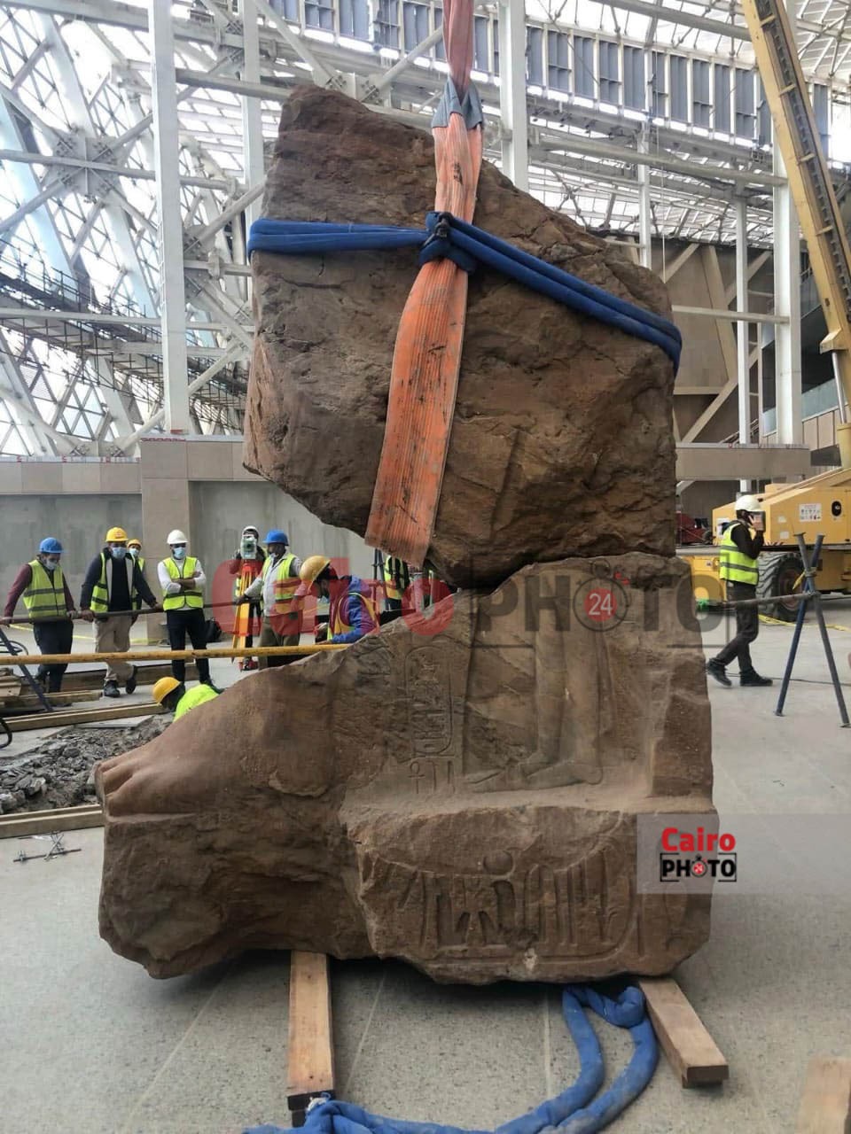 كواليس نقل القطع الأثرية الثقيلة