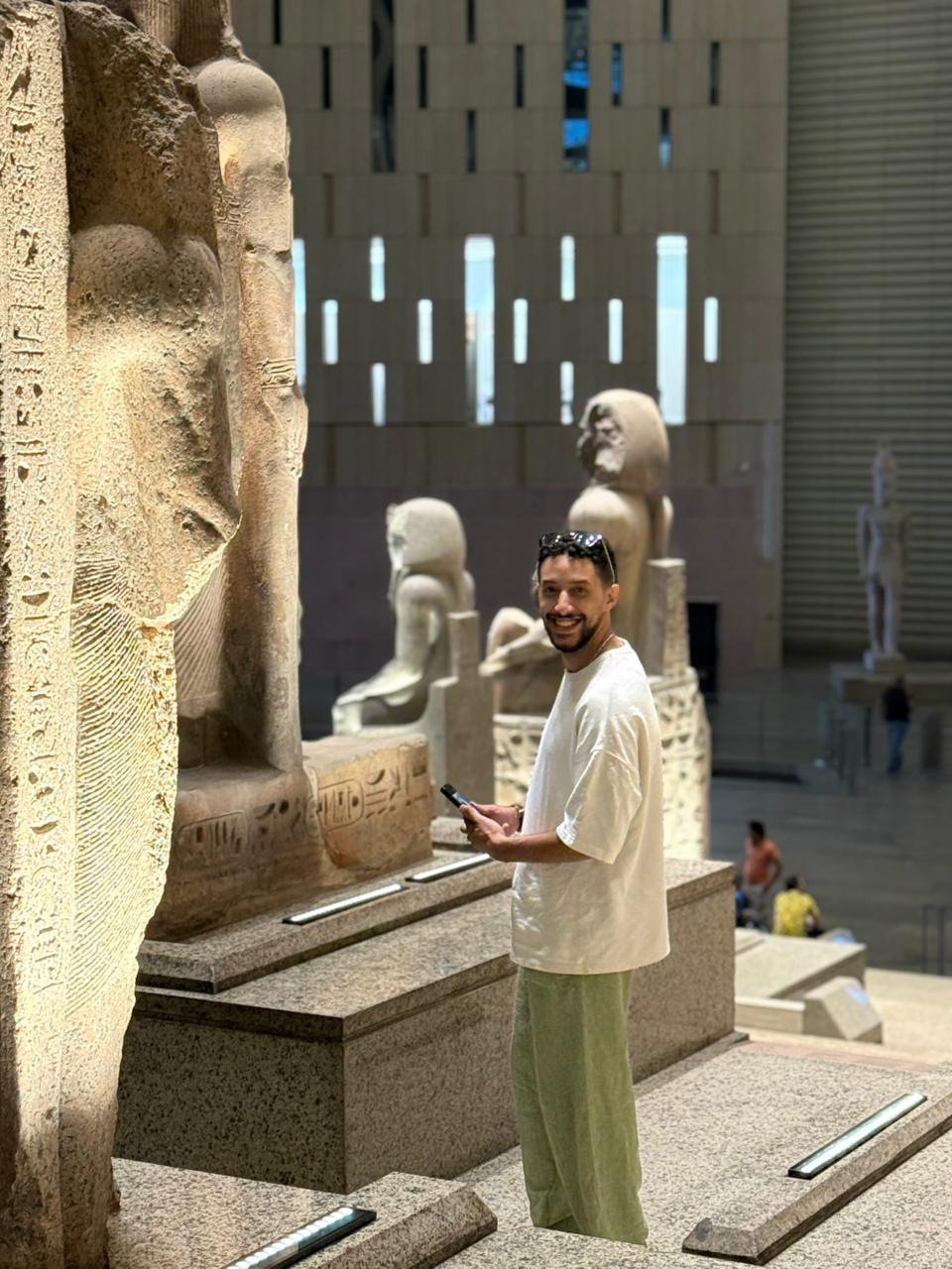 أمير سرور - عازف الربابة