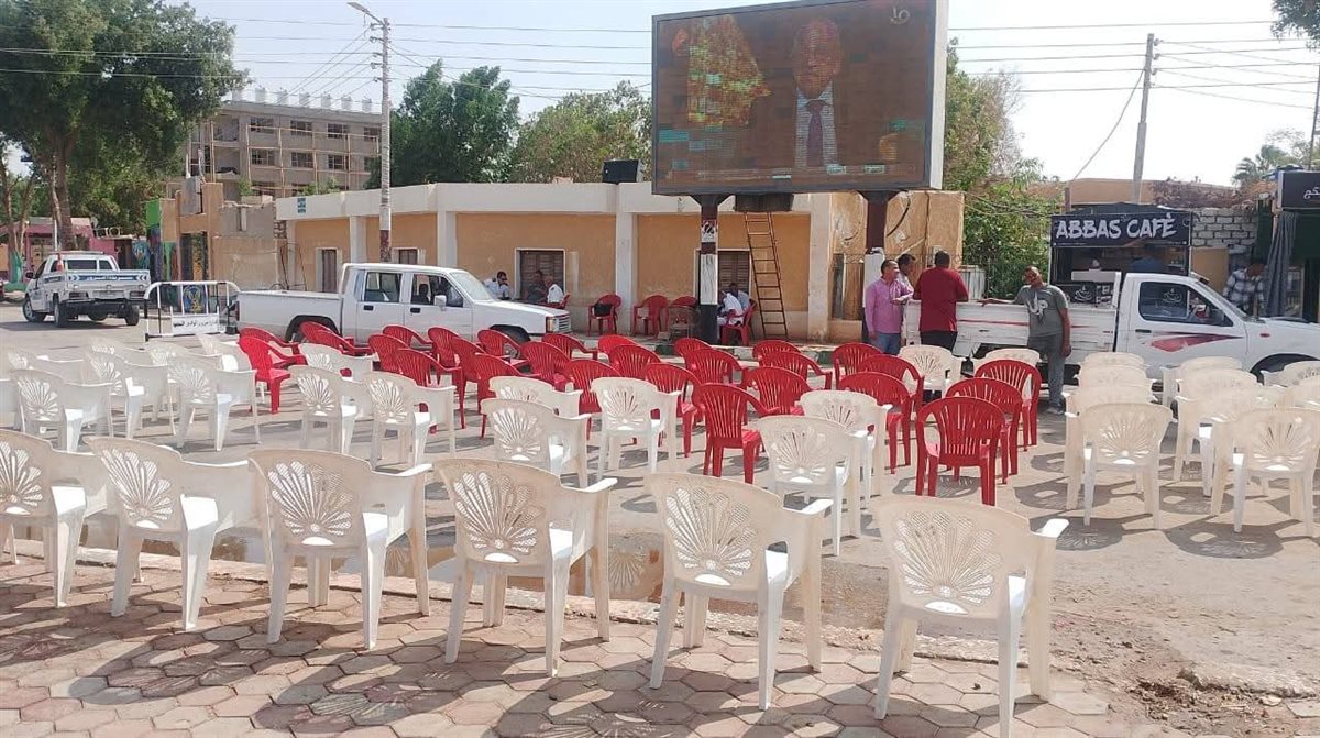 شاشات عملاقة بميادين الوادى الجديد