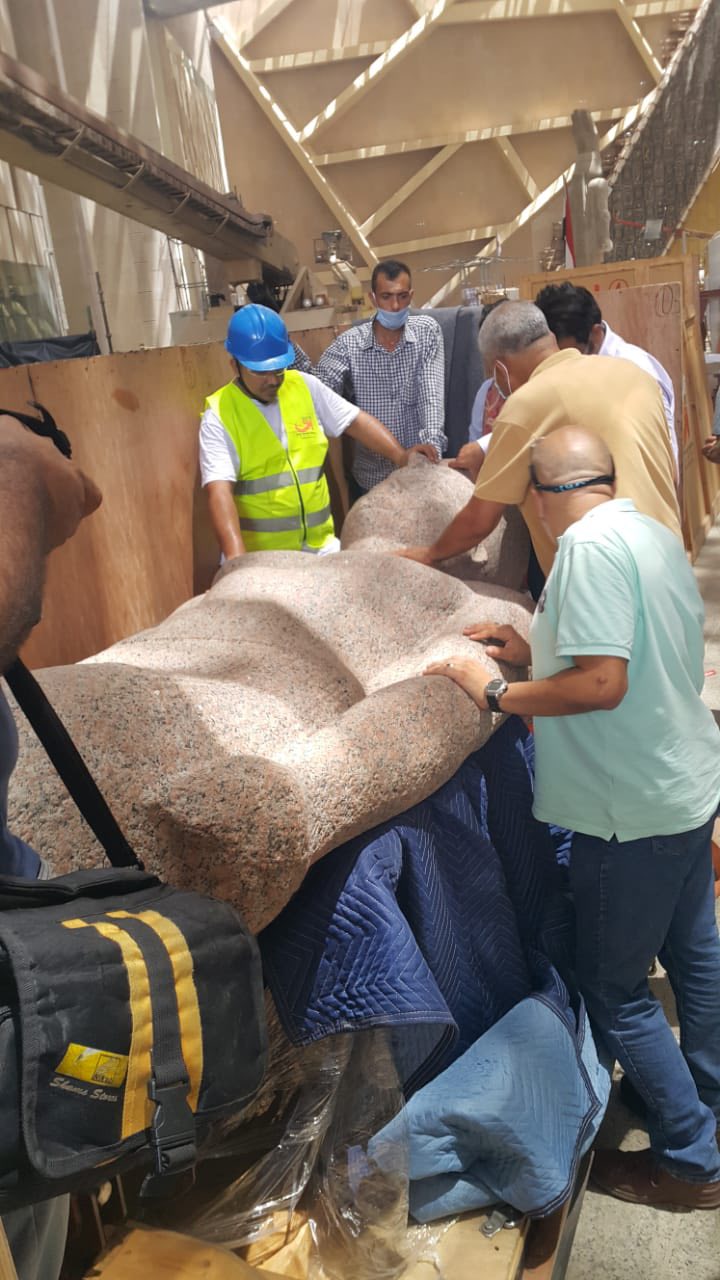 اكتشاف تماثيل هيراكليون الغارقة