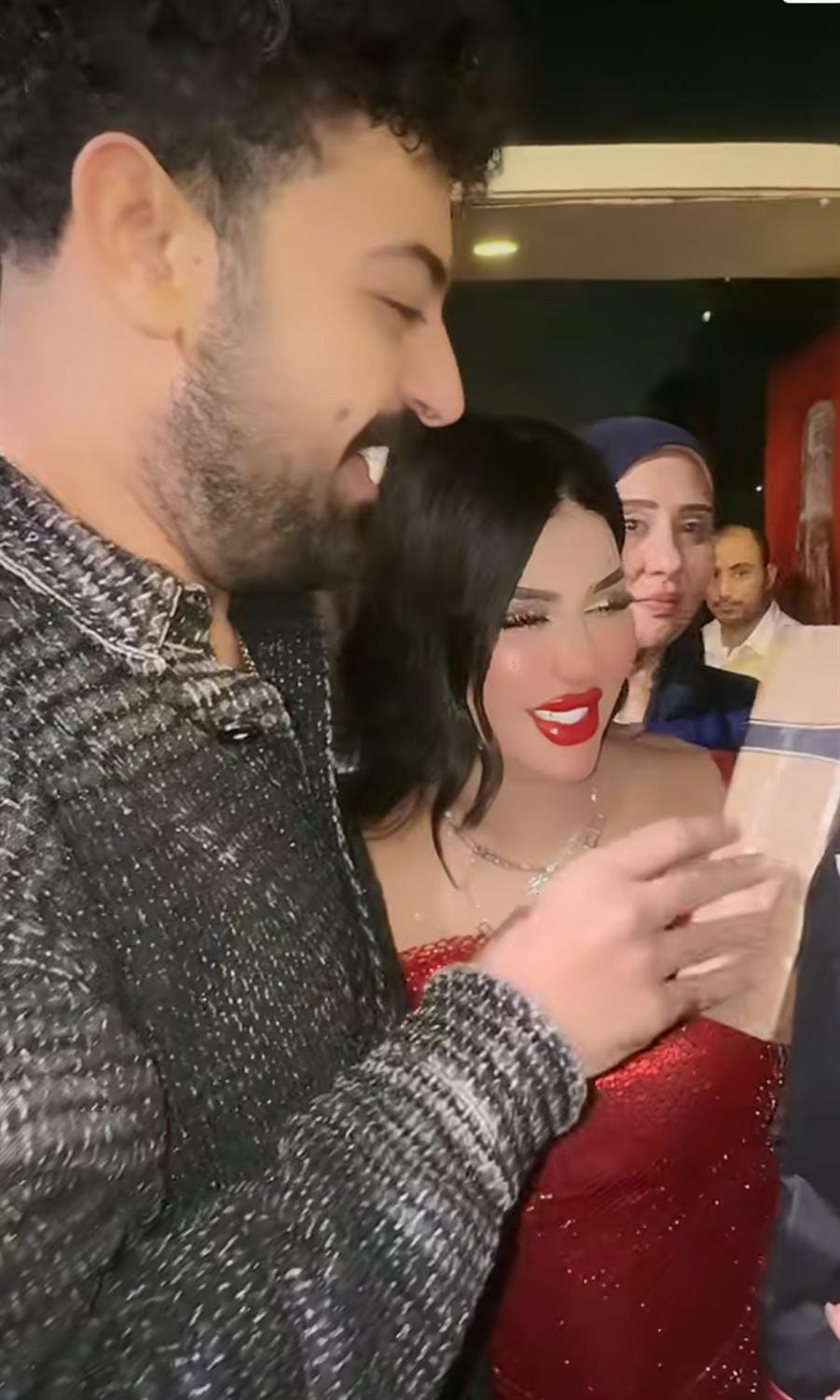 عودة المطرب إسماعيل الليثي لـ زوجته شيماء سعيد