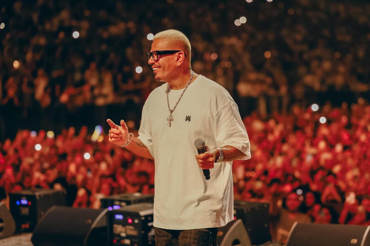 عمرو دياب يتألق في حفل أسطوري بـ دبي