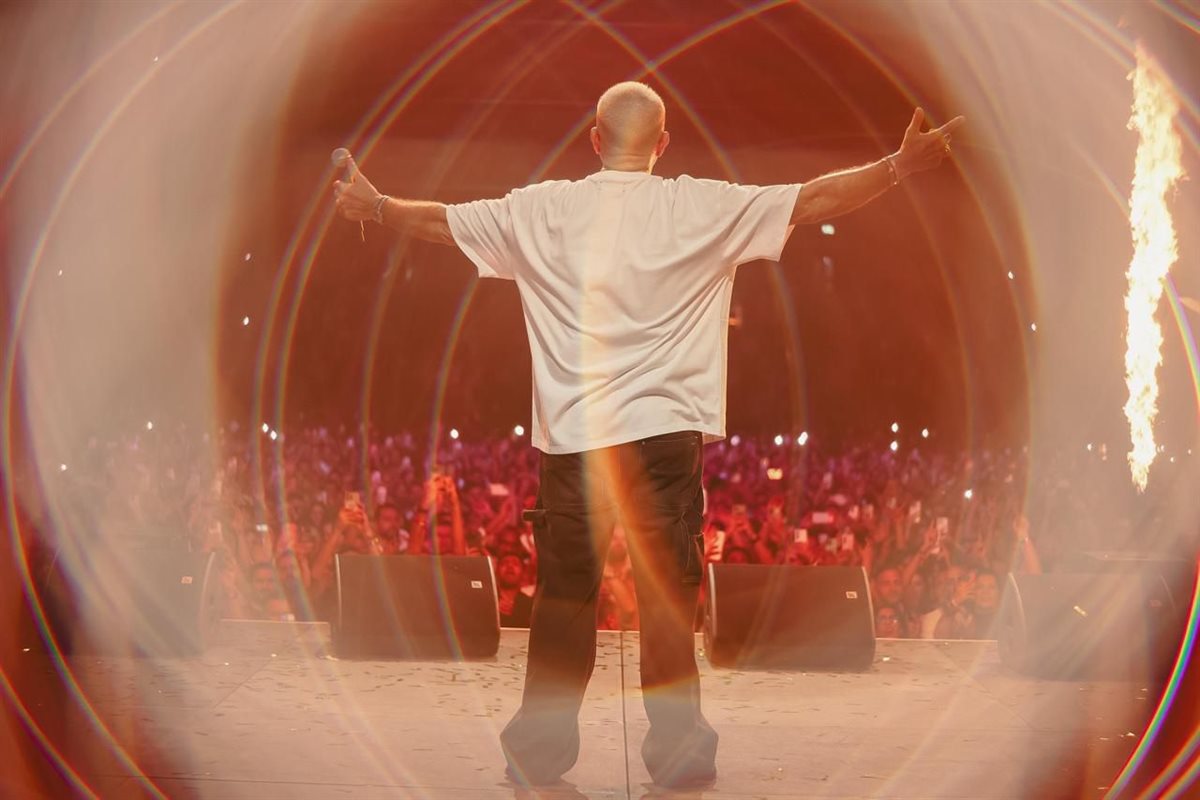 عمرو دياب يتألق في حفل أسطوري بـ دبي