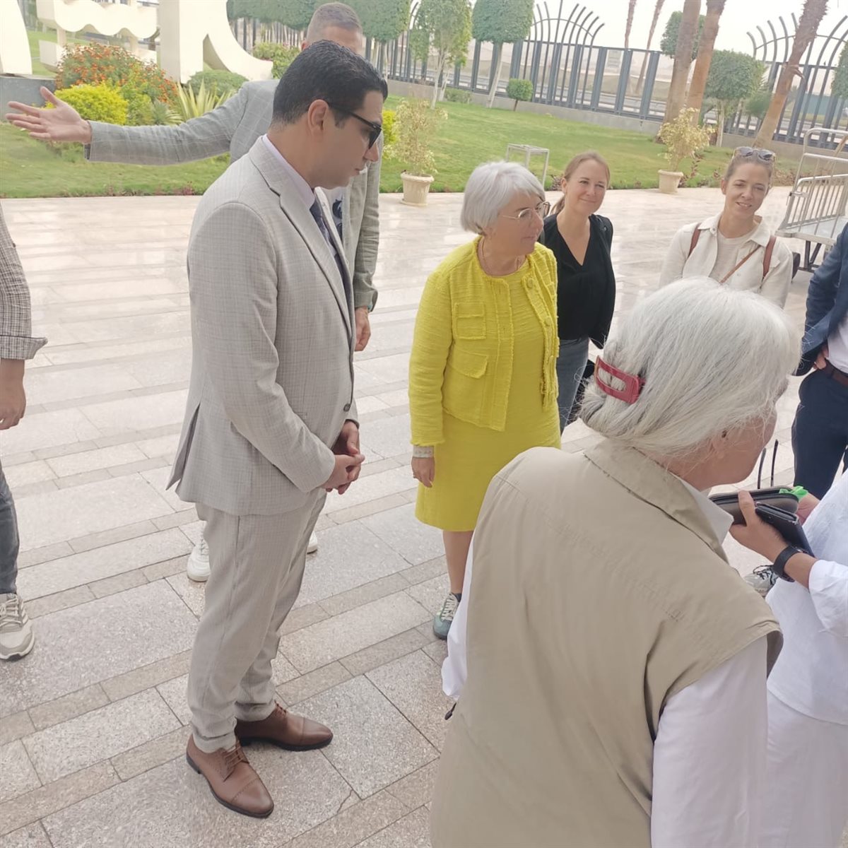 نائب محافظ الأقصر يستقبل رئيسة وزراء سويسرا 