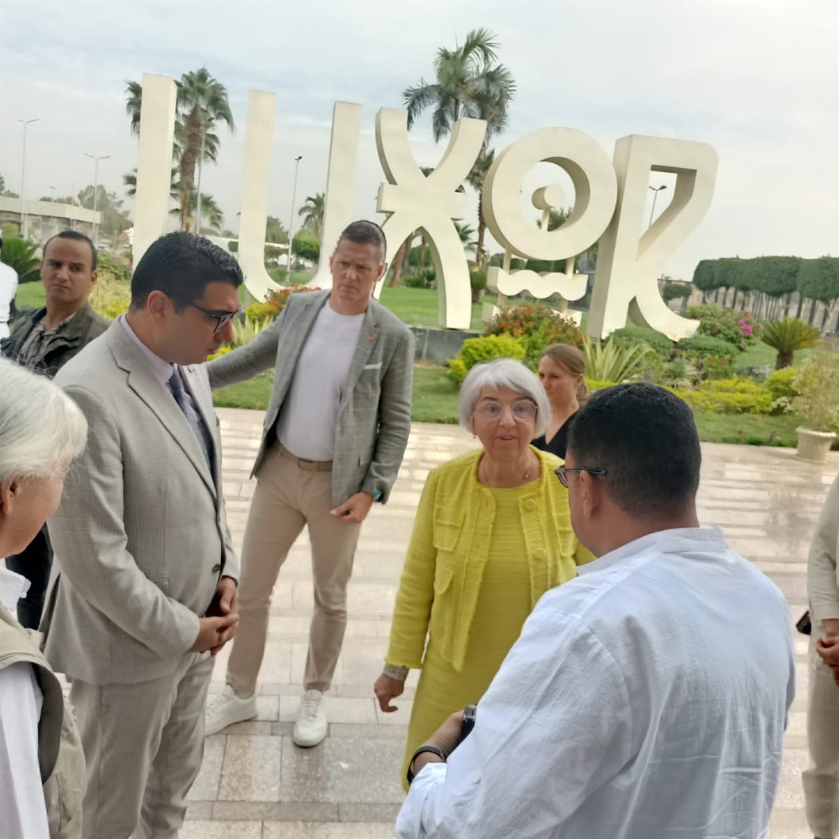 نائب محافظ الأقصر يستقبل رئيسة وزراء سويسرا 