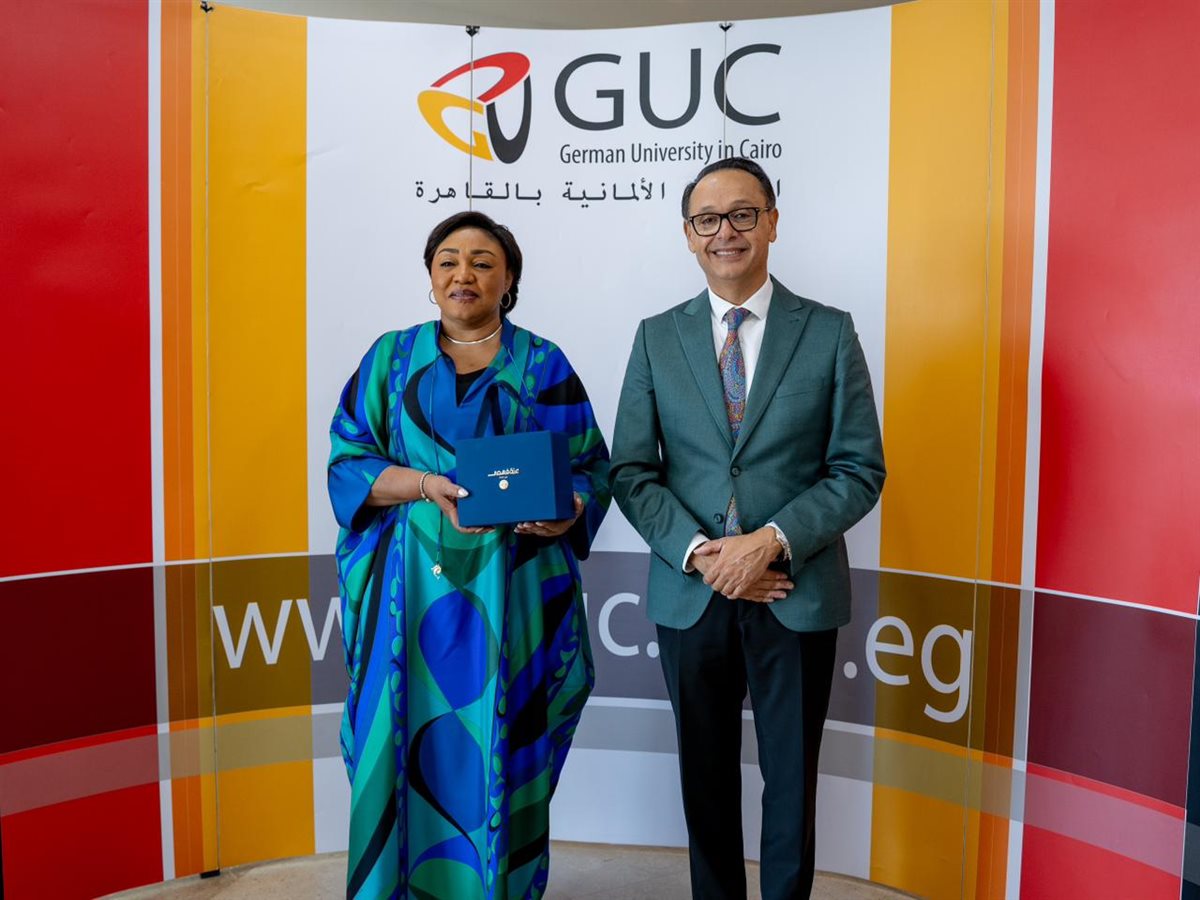 السيدة الأولى لجمهورية الكونغو الديمقراطية تزور الجامعة الألمانية بالقاهرة
