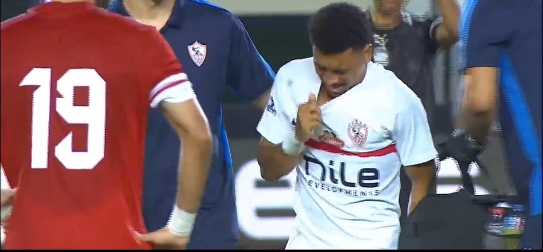 بكاء بيزيرا بعد تعرضه للإصابة