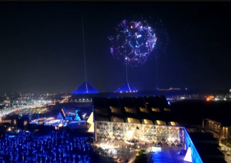 عروض ضوئية مبهرة في افتتاح المتحف المصري الكبير تعيد روح الملوك إلى السماء