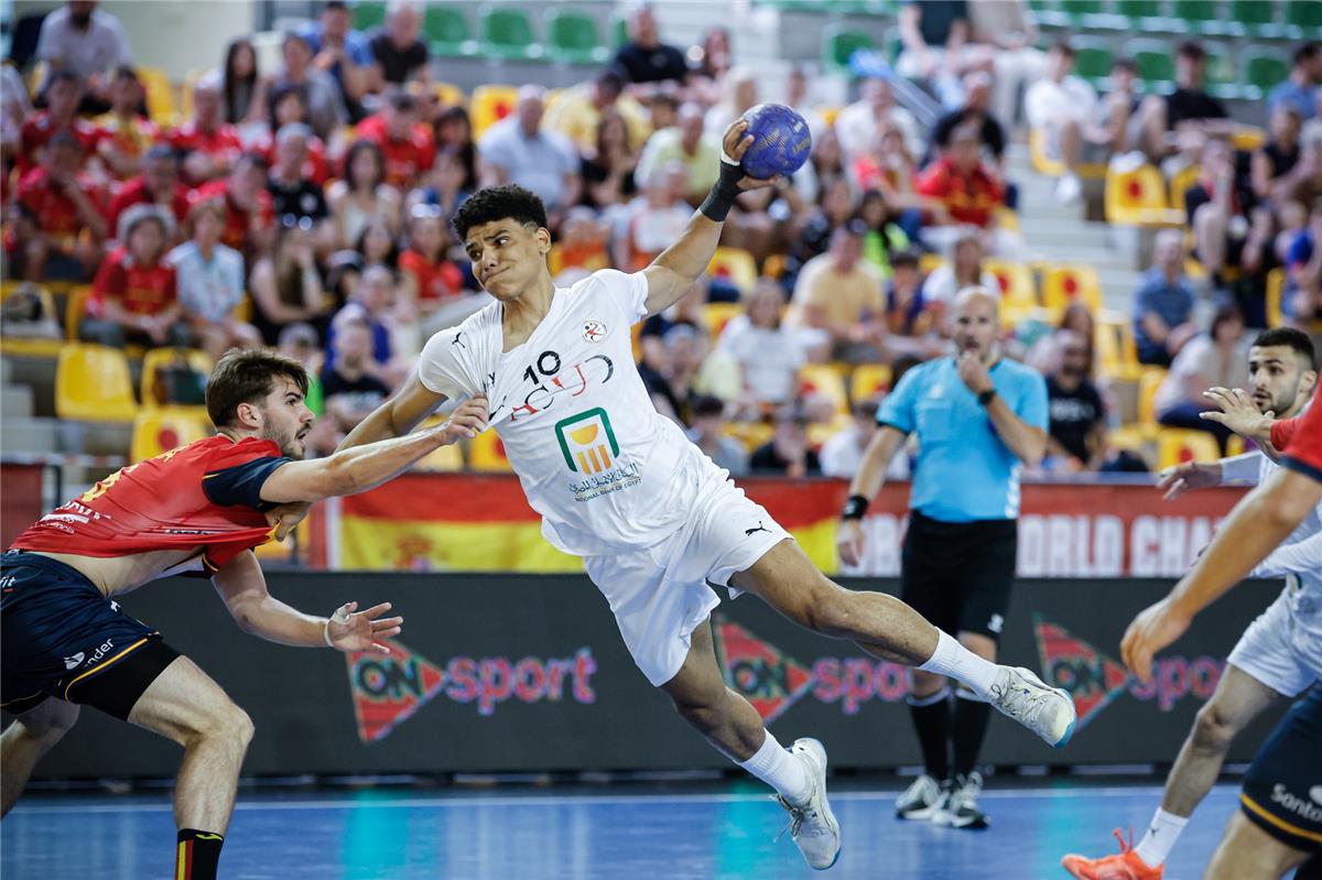 القنوات المفتوحة الناقلة لمشاهدة بث مباشر مباراة منتخب مصر وإسبانيا للناشئين في نهائي كأس العالم لكرة اليد 