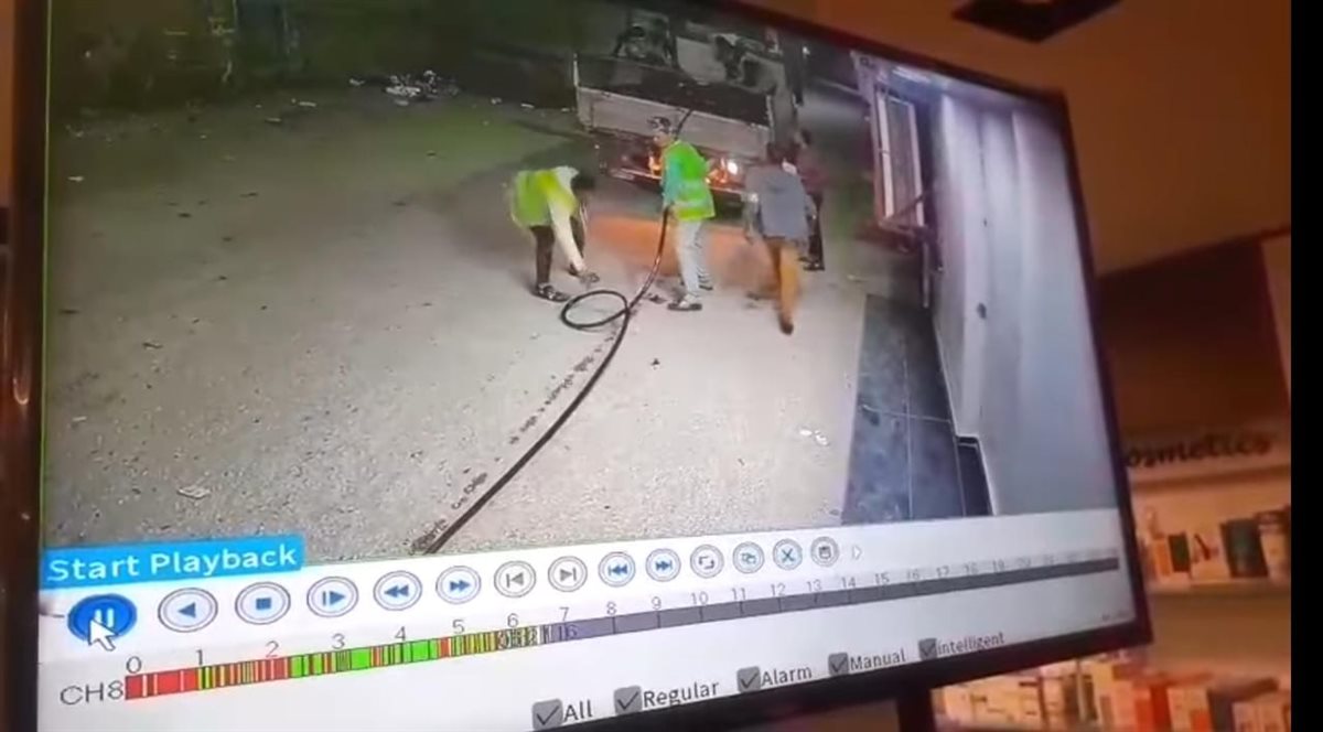 تداول مقطع فيديو يوثق سرقة كابلات الإنترنت في سوهاج