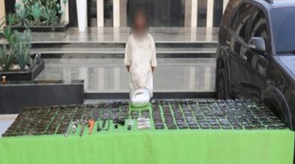 .القبض علي عناصر إجرامية خطرة في عدد من المحافظات 