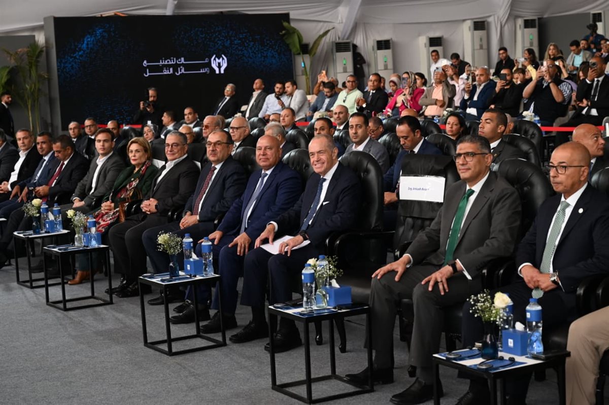 جانب من وضع حجر الأساس