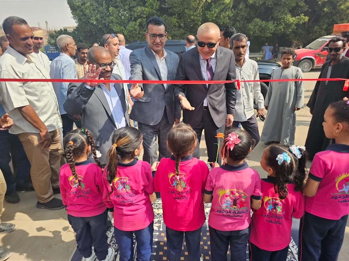 محافظ الأقصر يفتتح سوق اليوم الواحد بالشغل بإسنا